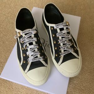 EXCELLENT CONDITION DIOR WALK N DIOR SNEAKERS